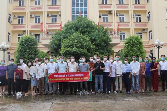 Nam Định tiếp tục chi viện hơn 20 cán bộ ngành y vào TP HCM chống dịch
