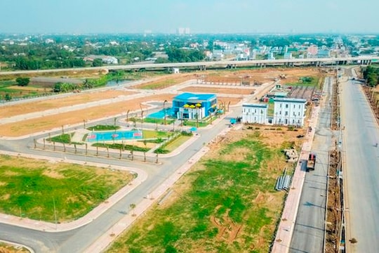 Bất động sản phía Nam xuất hiện bán tháo, giảm giá