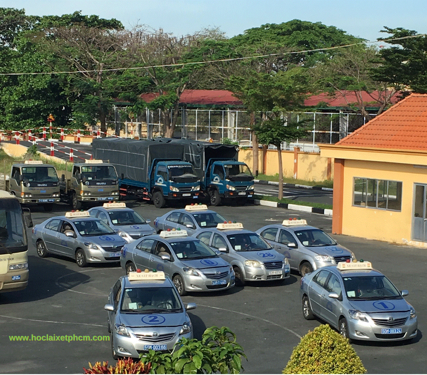 Thi bằng lái xe ô tô và 5 tiêu chí chọn trường uy tín