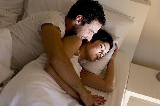 Buổi sáng, buổi trưa và buổi tối, thời điểm nào dễ thụ thai hơn? Nhiều cặp vợ chồng mang thai đã bỏ lỡ 'thời gian vàng'