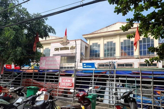 Nghệ An: Khởi tố cán bộ thu phí chợ không đưa vào sổ sách