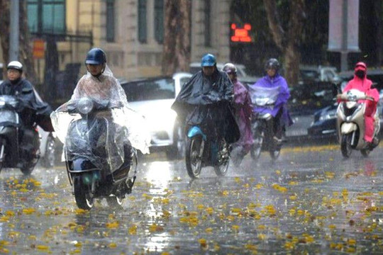 Dự báo thời tiết ngày 13/9: Miền Trung mưa to, đề phòng lốc sét và gió giật mạnh
