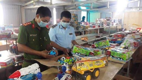 Phát hiện lượng lớn đồ chơi trẻ em không có nguồn gốc hợp pháp tại Nam Định