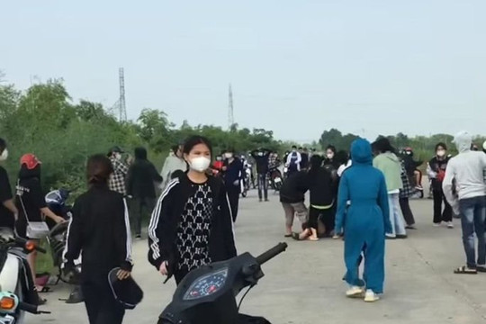Ninh Bình: 50 nữ sinh "hỗn chiến" trên bờ đê do mâu thuẫn trong học tập