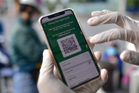 TP Hồ Chí Minh thí điểm cấp mã QR cho người dân 3 quận, huyện để tham gia sản xuất an toàn