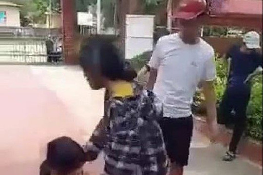 Nữ sinh THCS bị đánh, bắt quỳ giữa sân trường