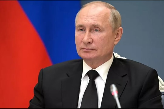 Tổng thống Putin tự cách ly vì COVID-19 