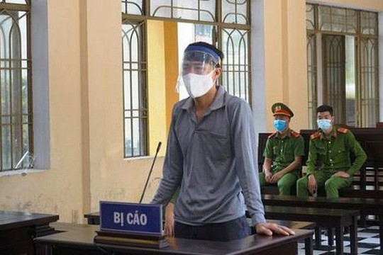 Mâu thuẫn trên chiếu bạc, về nhà lấy dao đâm đối thủ