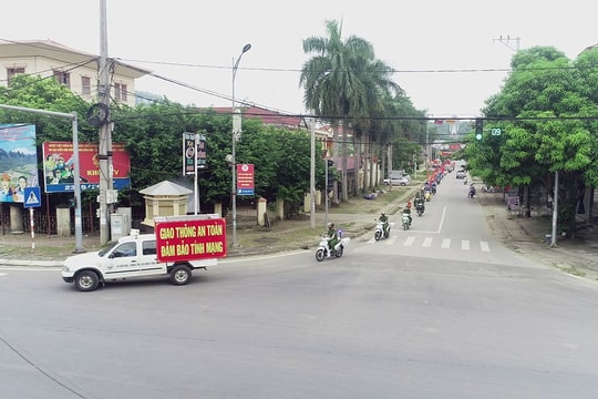 Định Hóa -Thái Nguyên: Tuyên truyền lưu động về an toàn giao thông
