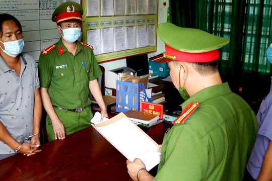Quảng Bình: Vây bắt nhóm côn đồ dùng hung khí chém người trên tàu cá
