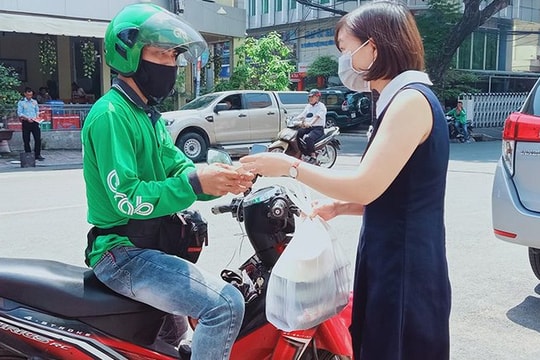 Hà Nội: Đề xuất dịch vụ giao hàng hoạt động trở lại, cần bảo đảm điều kiện gì?