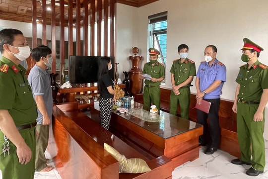 Nhóm đối tượng bịt mặt, mặc áo mưa mang hung khí đi gây án giết người