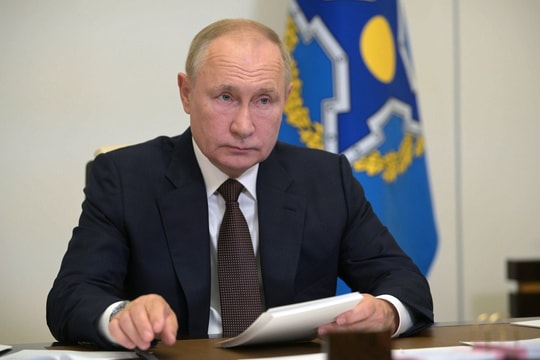 Hàng chục nhân viên thân cận với Tổng thống Putin mắc COVID-19