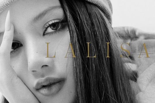Lisa phá kỷ lục của nhóm BlackPink
