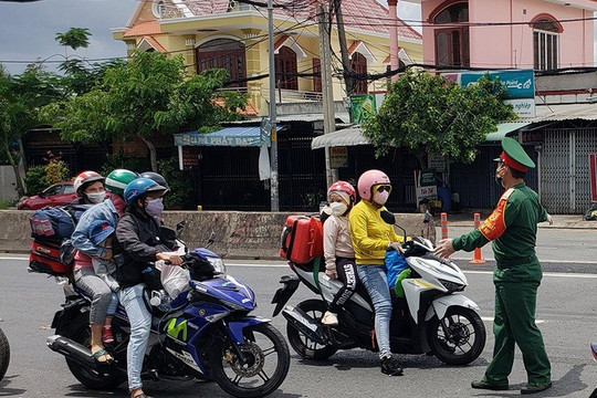 Nhiều địa phương chấp nhận người từ "vùng xanh" Hà Nội được phép vào tỉnh