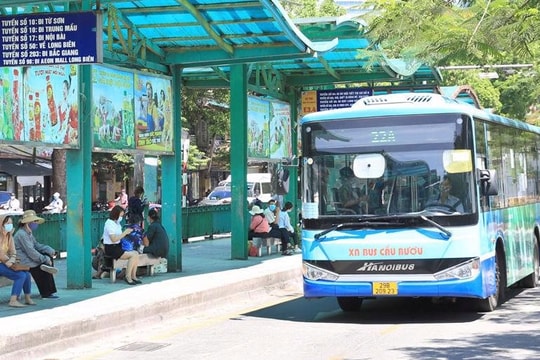 Hà Nội dự kiến áp dụng "thẻ xanh, thẻ vàng Covid" khi đi xe buýt