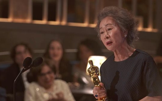 Diễn viên Hàn Quốc đầu tiên giành giải Oscar trở thành 1 trong 100 người có ảnh hưởng nhất 2021