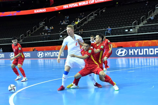 Tuyển futsal Việt Nam giành vé vào vòng 1/8 FIFA Futsal World Cup