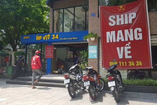 Hà Nội: Hàng quán tại “điểm nóng” quận Thanh Xuân mở cửa trở lại