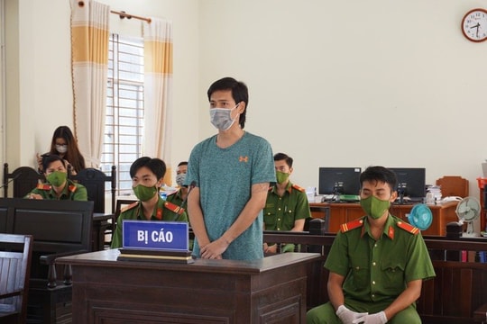 Cần Thơ: Lĩnh án tù vì vào thăm người yêu trong khu phong toả