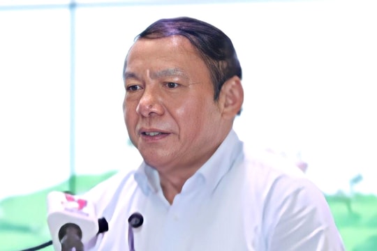 Bộ trưởng Nguyễn Văn Hùng: 'Nhà hát cần tìm cách nuôi bộ máy'