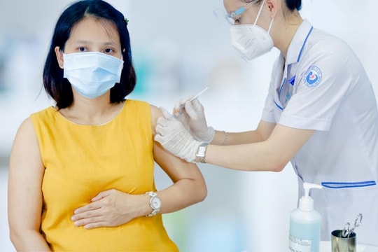 TP.HCM phân bổ 100.000 liều vắc xin tiêm cho phụ nữ mang thai