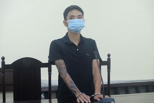 Hà Nội: Nam thanh niên lĩnh 12 tháng tù vì phê  ma túy và tấn công cán bộ chốt kiểm dịch 