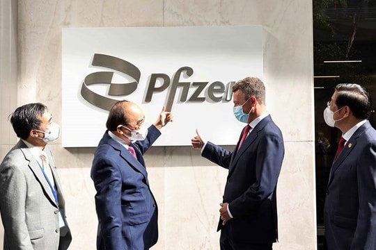 Pfizer cam kết cung cấp đủ 51 triệu liều vaccine cho người lớn và trẻ em Việt Nam