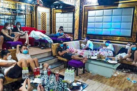 53 thanh niên sử dụng ma túy, bay lắc trong quán karaoke Luxury