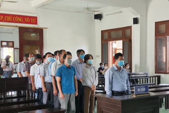 Xét xử 18 bị cáo trong vụ án làm lộ đề thi công chức