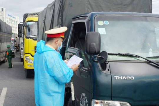 Bộ trưởng GTVT yêu cầu chấm dứt ngay ùn tắc giao thông ở chốt kiểm soát dịch