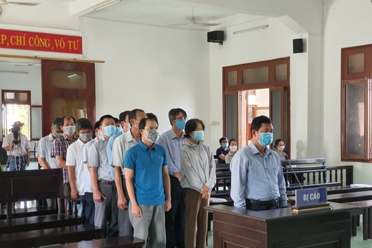 Xét xử 18 bị cáo trong vụ án làm lộ đề thi công chức 