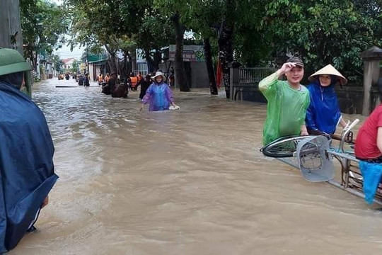 Nghệ An: Mưa lũ khiến một người mất tích, gần 700 nhà dân bị ngập nặng
