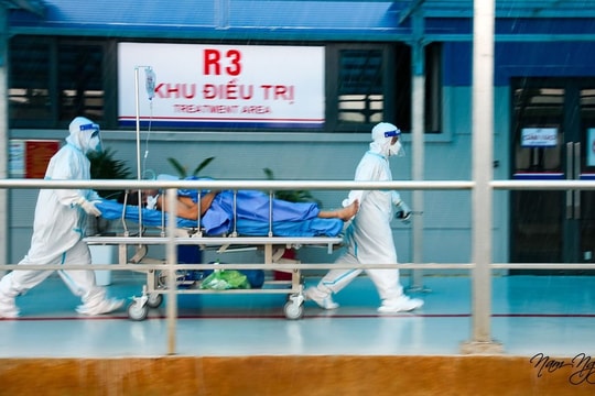 Những bệnh nhân đầu tiên tại Bệnh viện dã chiến Yên Sở
