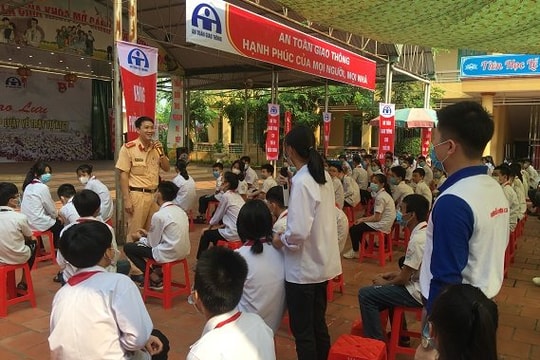 Thái Nguyên: Ban hành Kế hoạch tuyên truyền bảo đảm ATGT Năm học 2021 - 2022
Thái Nguyên: Ban hành Kế hoạch tuyên truyền bảo đảm ATGT Năm học 2021 - 2022
