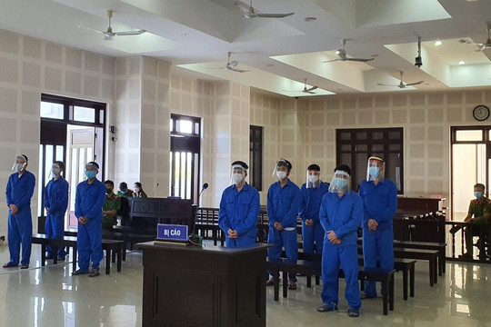 Tham gia đánh hội đồng, nhóm thanh niên lĩnh án 62 năm tù