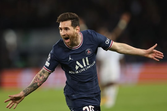 Messi lần đầu ghi bàn giúp PSG hạ gục á quân Champions League