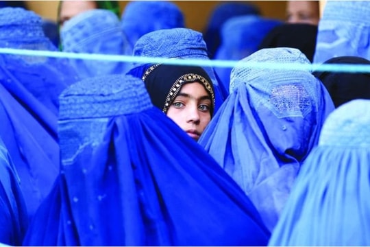 Tin vắn thế giới ngày 29/9: Taliban sẽ tạm thời áp dụng hiến pháp quân chủ, trao quyền cho phụ nữ