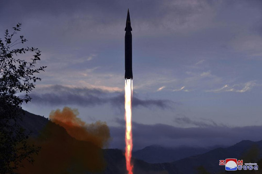 Triều Tiên xác nhận thử nghiệm tên lửa siêu thanh mới