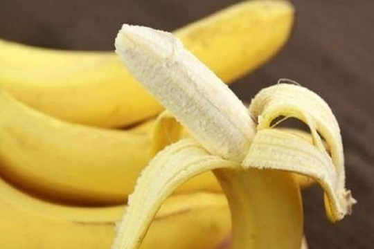 Ăn một quả chuối sau bữa ăn có thể giúp giảm cân không? Chuyên gia dinh dưỡng nhắc ăn chuối đừng mắc 3 sai lầm