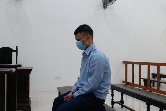 Người cha đồi bại lĩnh 12 năm tù vì nhiều lần xâm hại con gái ruột