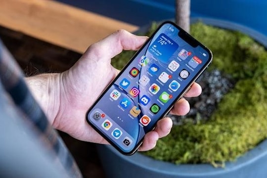 iPhone 13 Pro Max là smartphone có màn hình tốt nhất thế giới