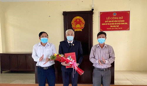 TAND tỉnh Đồng Tháp trao quyết định bổ nhiệm lãnh đạo TAND cấp huyện