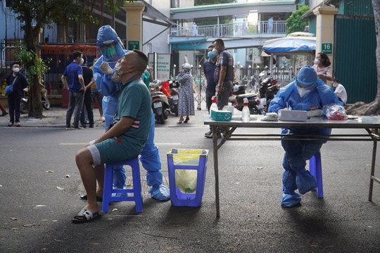 CDC Hà Nội dự báo ca mắc COVID-19 ở ổ dịch Bệnh viện Việt Đức còn tăng lên