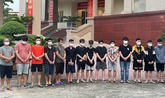 Hà Nội: Phá đường dây đánh bạc “khủng”, thu giữ nhiều siêu xe