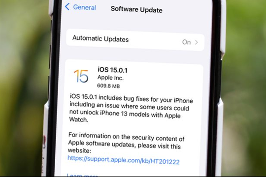 Apple bất ngờ phát hành bản cập nhật iOS 15.0.1