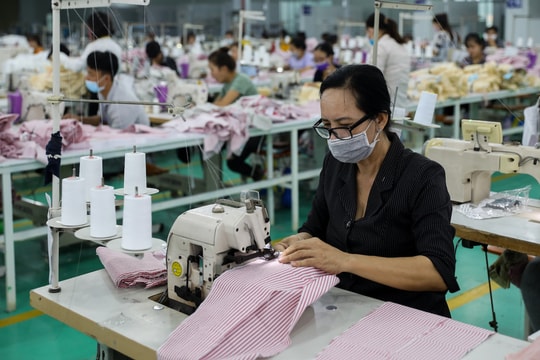Dệt may lo 'cực kỳ khó khăn' ba tháng cuối năm