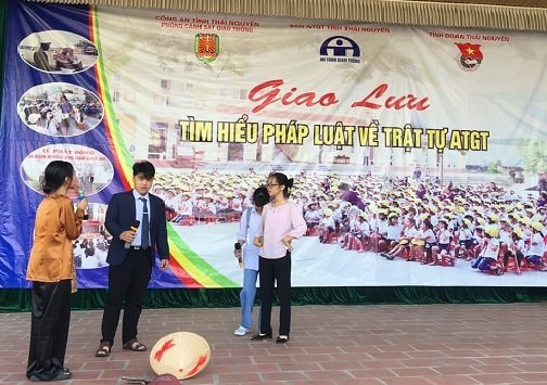 Thái Nguyên: Tuyên truyền ATGT cho học sinh trường THPT Sông Công