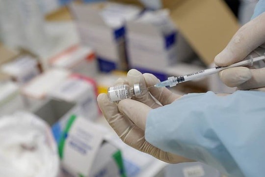 Tin vắn thế giới ngày 6/10: Nga thử nghiệm vaccine kết hợp ngừa COVID-19 và cúm mùa