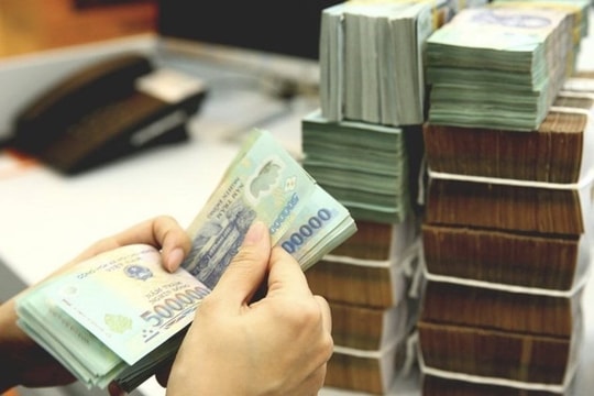 Lãi suất huy động xuống mức thấp nhất 4 năm